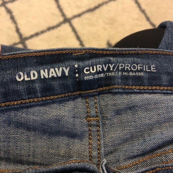 Old Navy - Curvy Profile, mid-rise, size 14 - Picture 3 of 4